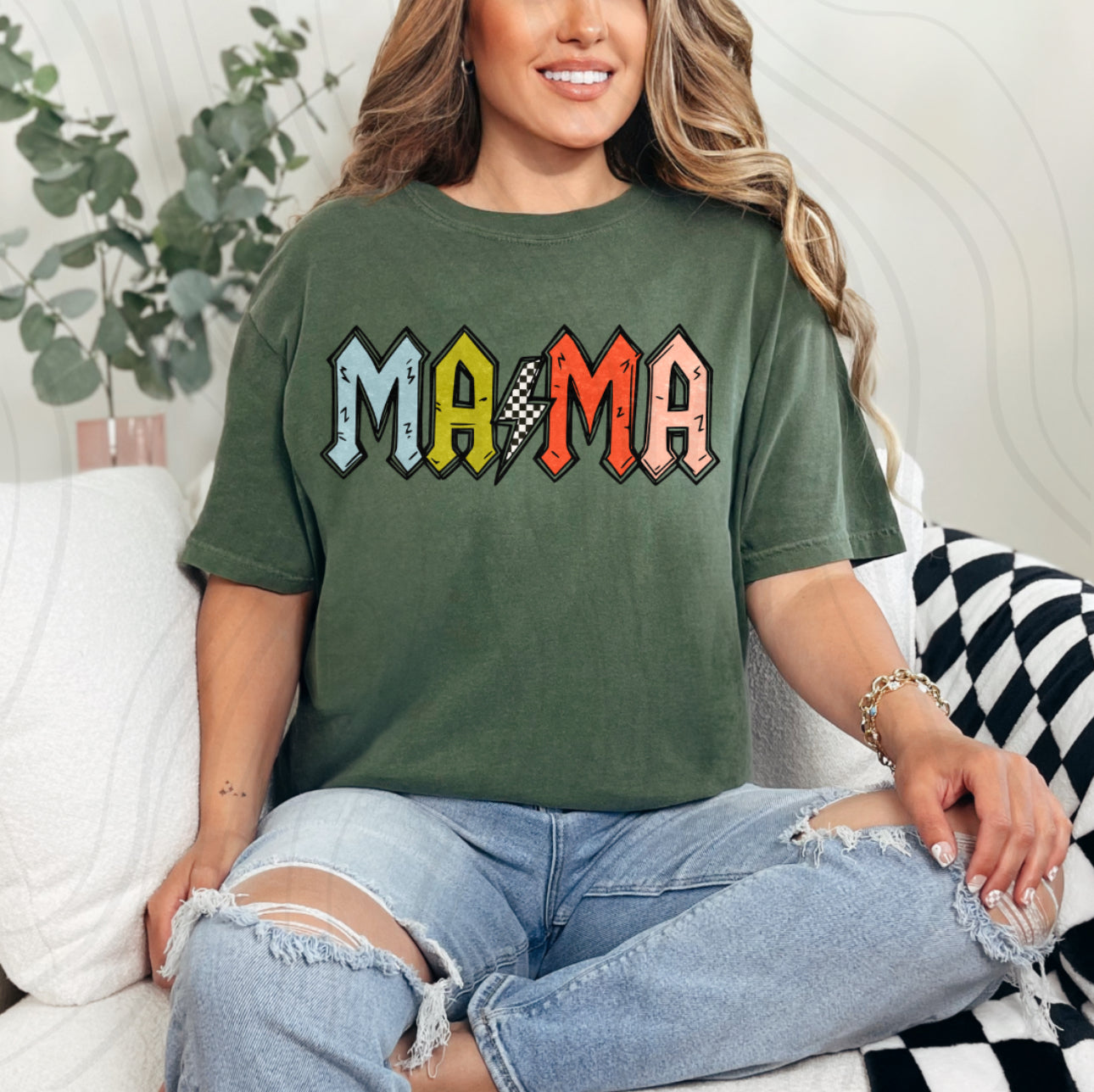 Mama Distressed Checker Bolt